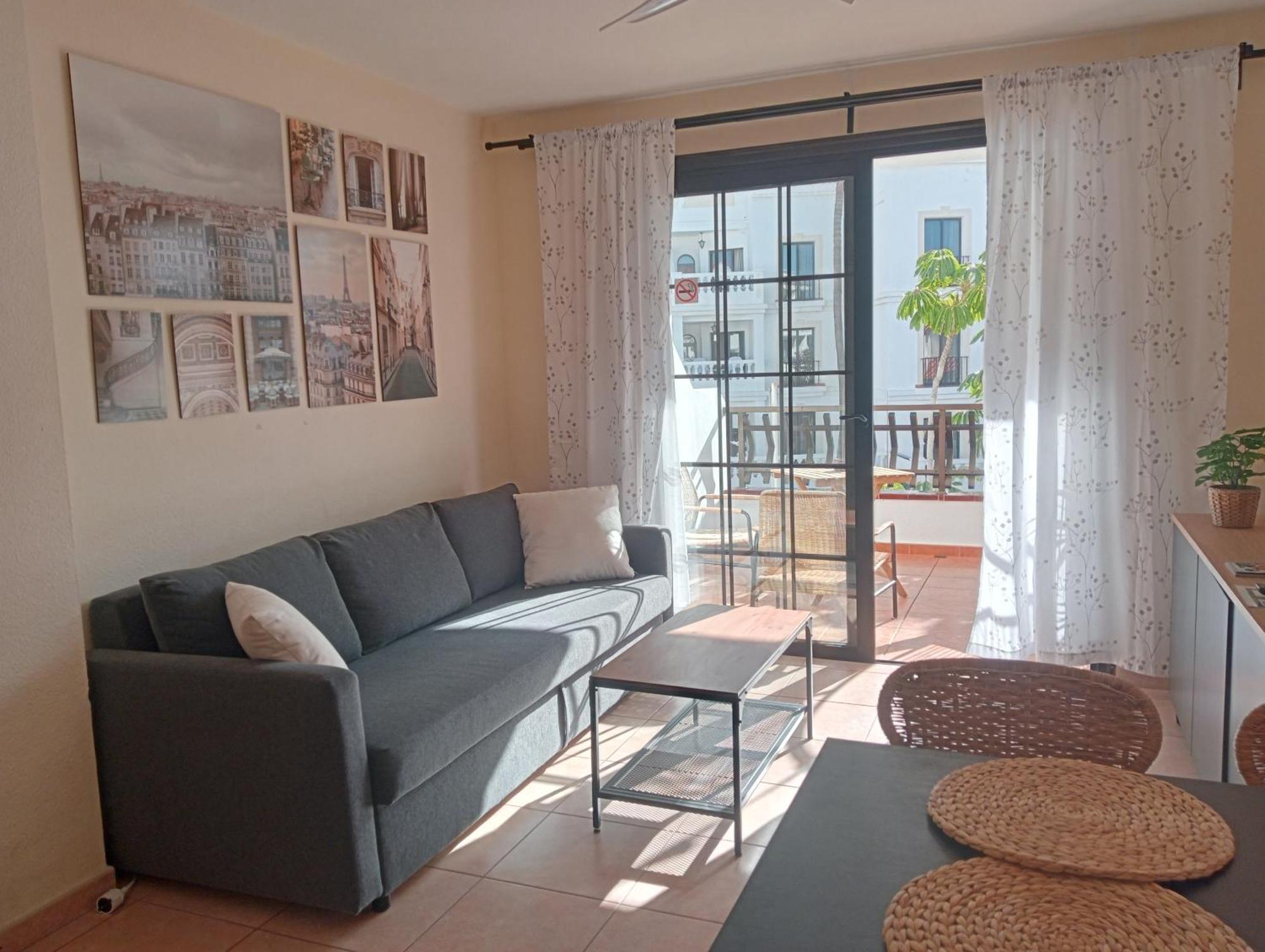 Greatly Located Apartment With Heated Pool, Los Cristianos Los Cristianos  Kültér fotó