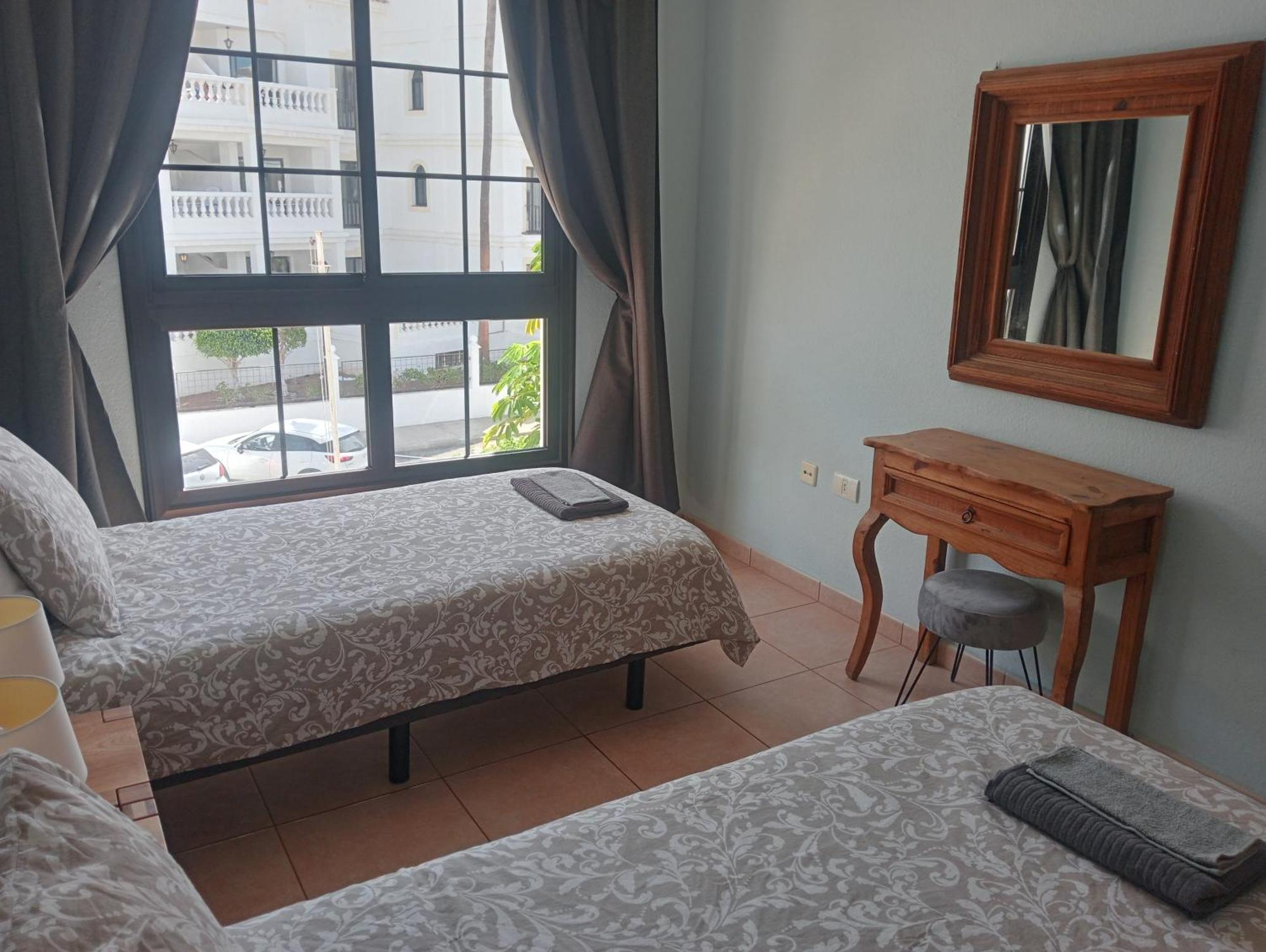 Greatly Located Apartment With Heated Pool, Los Cristianos Los Cristianos  Kültér fotó