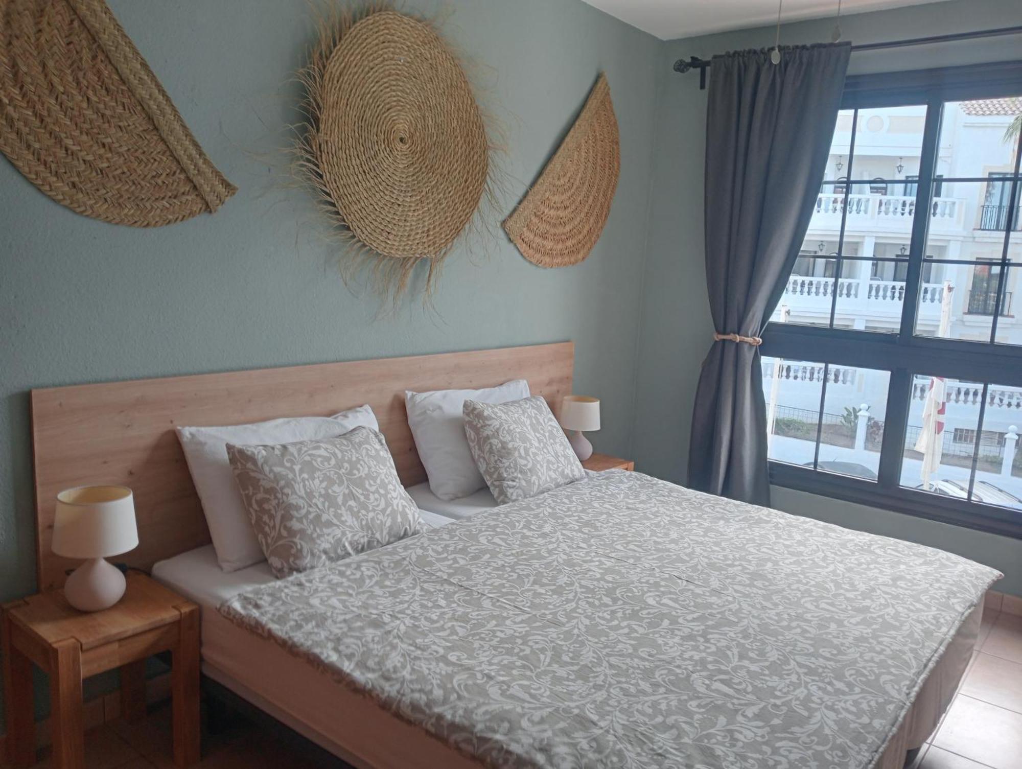 Greatly Located Apartment With Heated Pool, Los Cristianos Los Cristianos  Kültér fotó