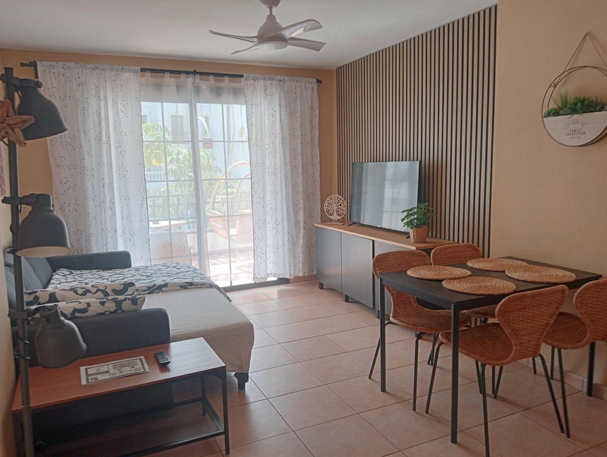 Greatly Located Apartment With Heated Pool, Los Cristianos Los Cristianos  Kültér fotó