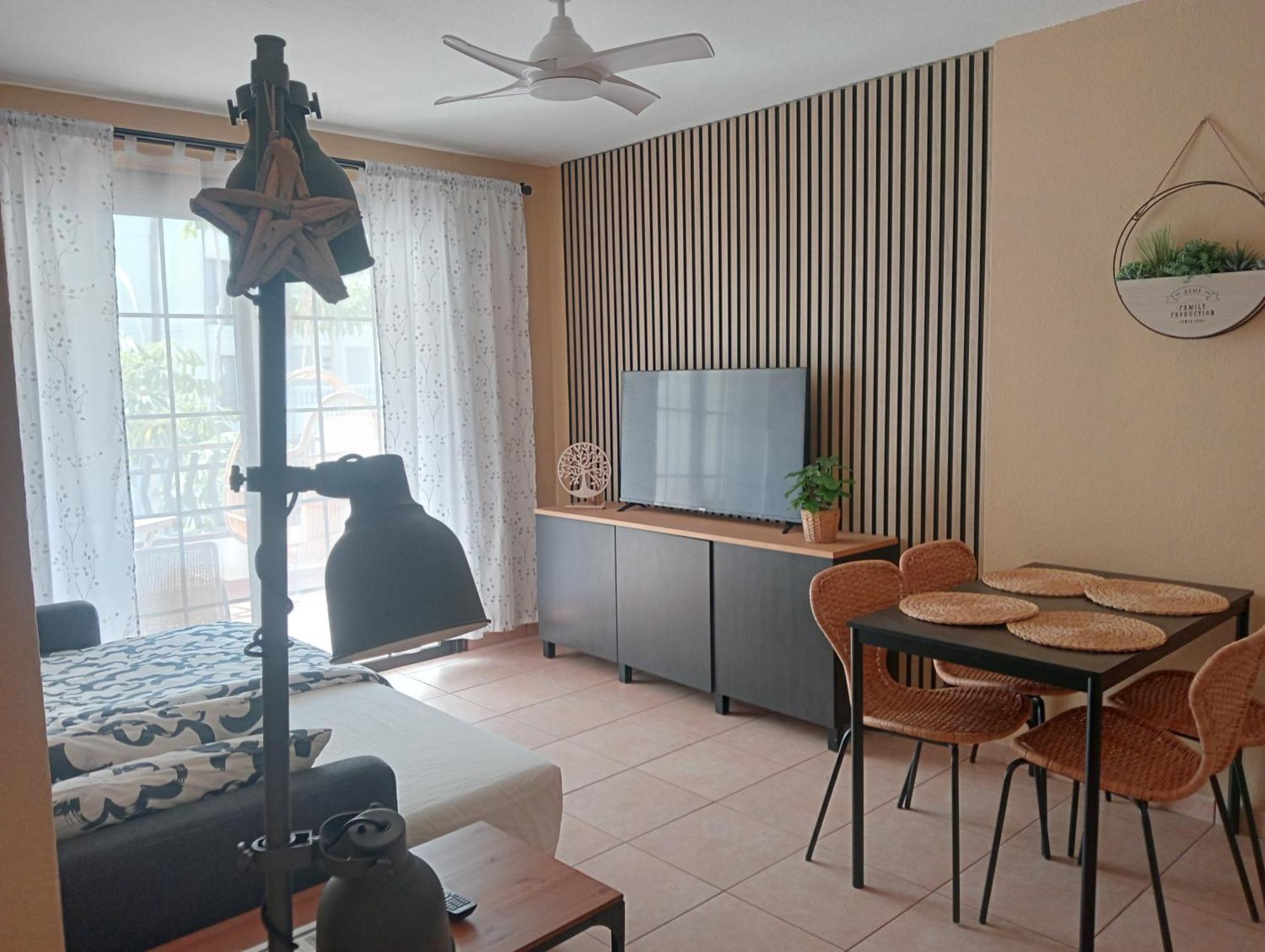 Greatly Located Apartment With Heated Pool, Los Cristianos Los Cristianos  Kültér fotó