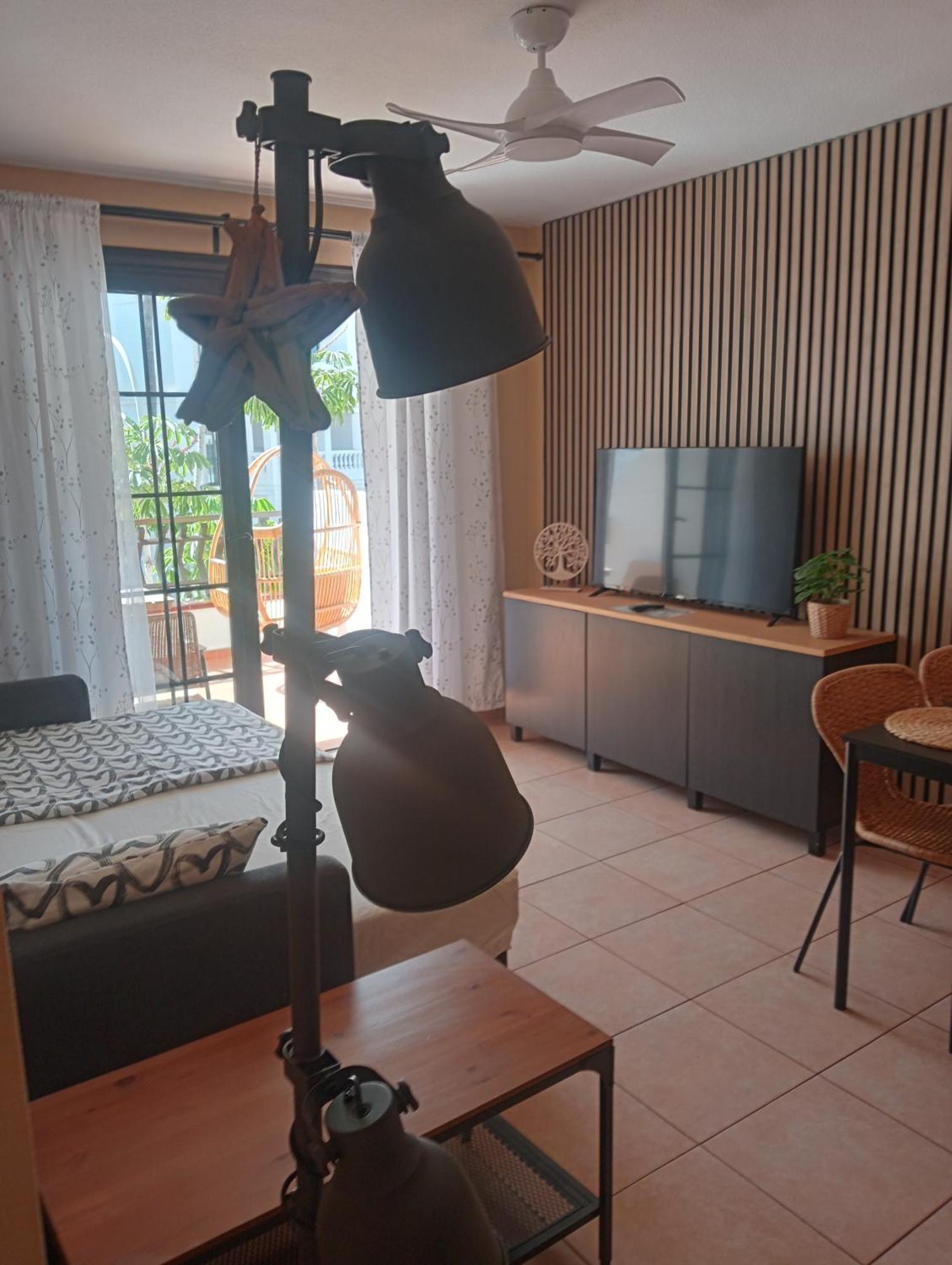 Greatly Located Apartment With Heated Pool, Los Cristianos Los Cristianos  Kültér fotó
